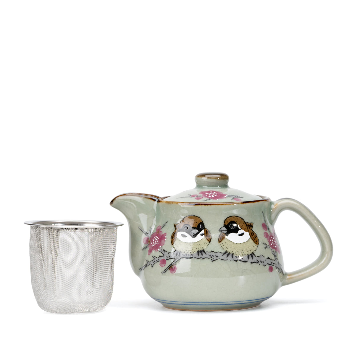 Sparrow teapot with its removable stainless-steel mesh strainer.